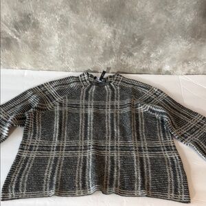 Girl Eileen Fisher Gray and White Turtleneck Sweater (Love 10)